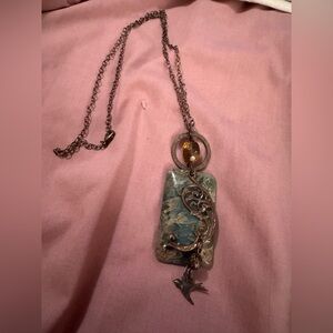 Elegant green and Gold Pendant Necklace